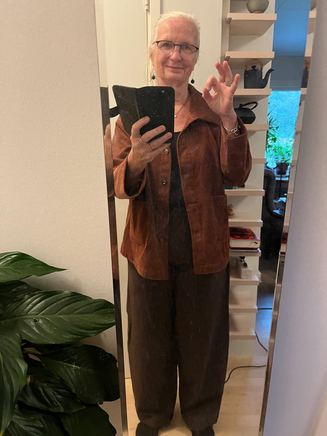 Customer photo review of Plus Size Women Solid Color Pocket Corduroy Jacket Coat