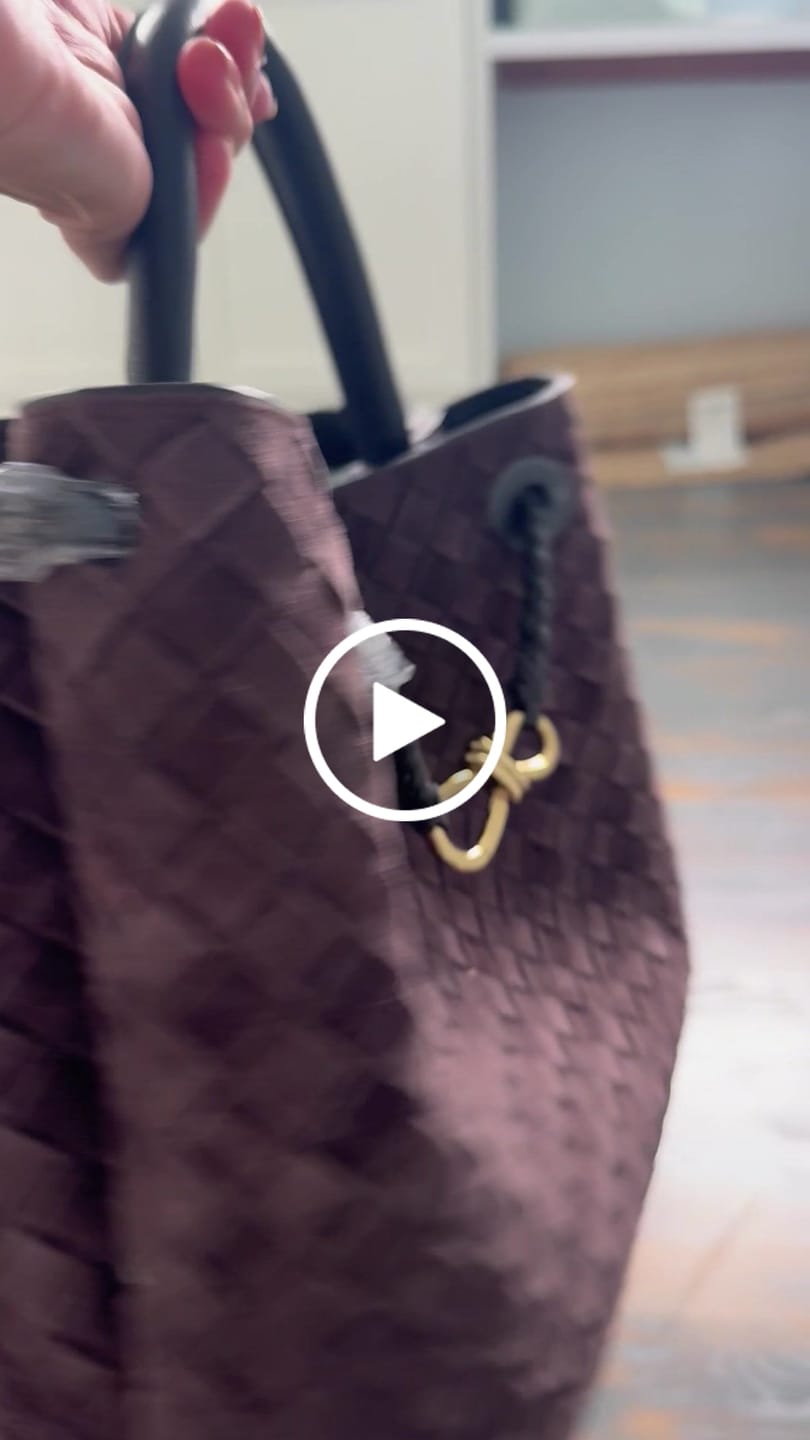 Customer video review of BV Tasche Andiamo 32cm Chocolate Lambskin Suede Ghw