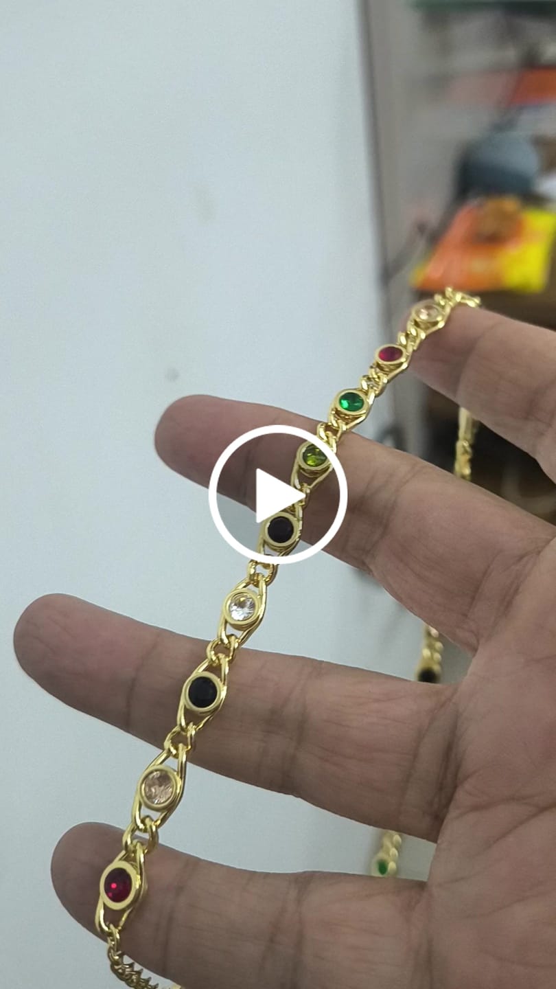 Customer video review of Mix de Colares Pérolas Irregulares Banhado em Ouro 18K