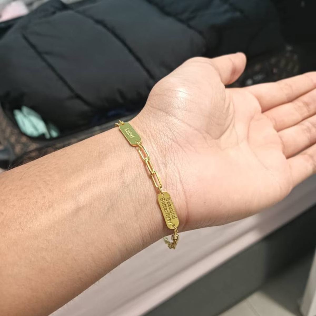 Customer photo review of Personalisiertes Armband mit Gravur