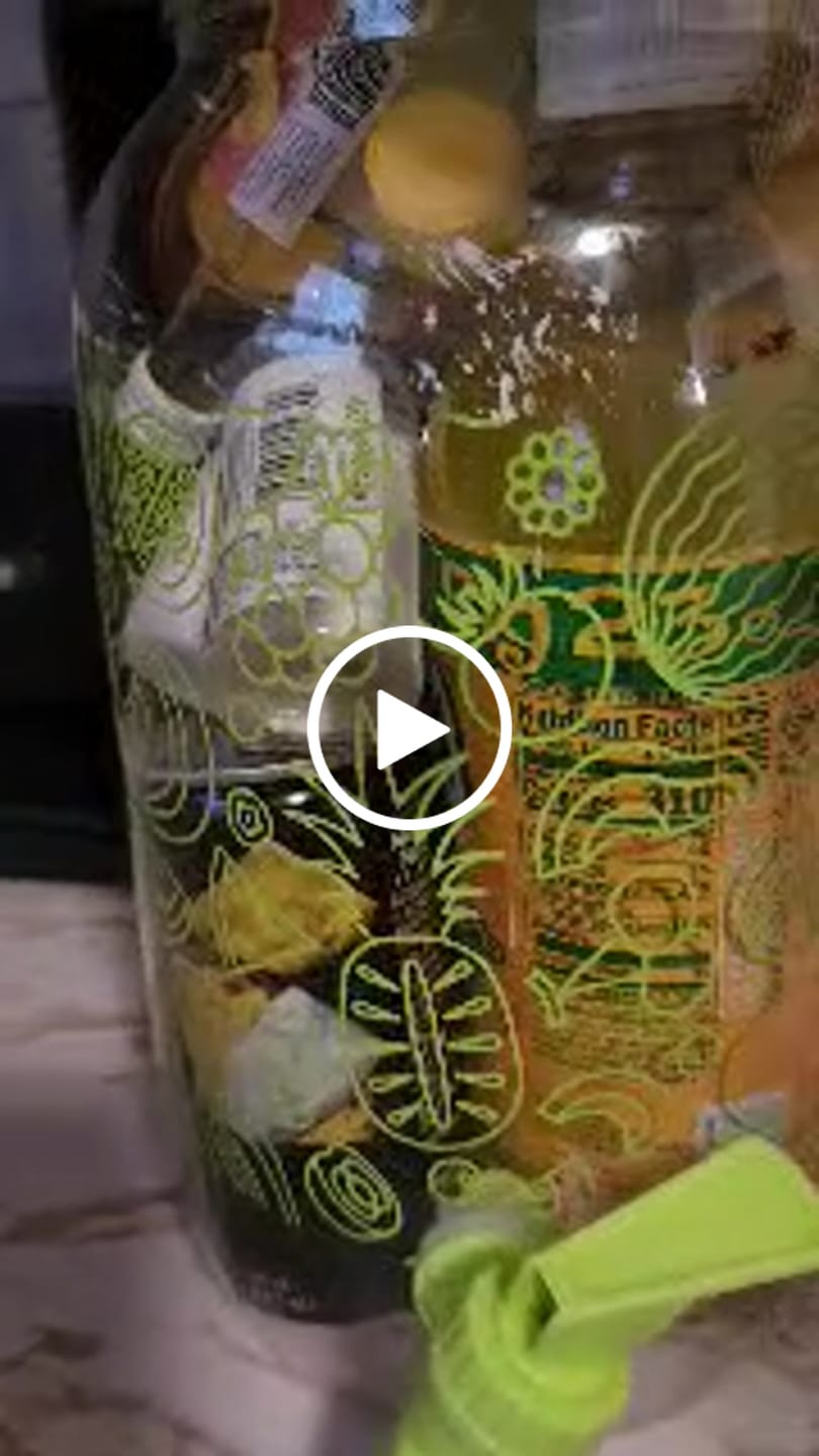 Customer video review of 3 Brothers Liquor Pineapple Chuggy Chug Jug Alcohol Cocktail Bucket