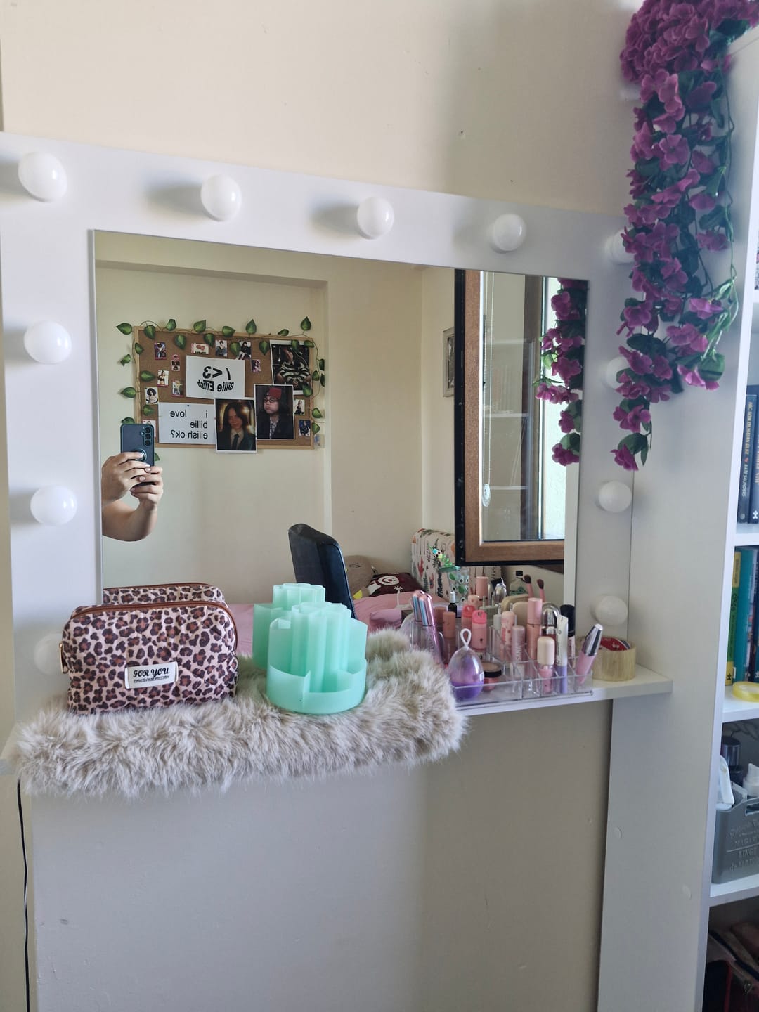 Customer photo review of Rani EF108 Hollywood Işıklı Ayna Kulis Makyaj Aynası Spot Işıklar Dahil Ayna Beyaz