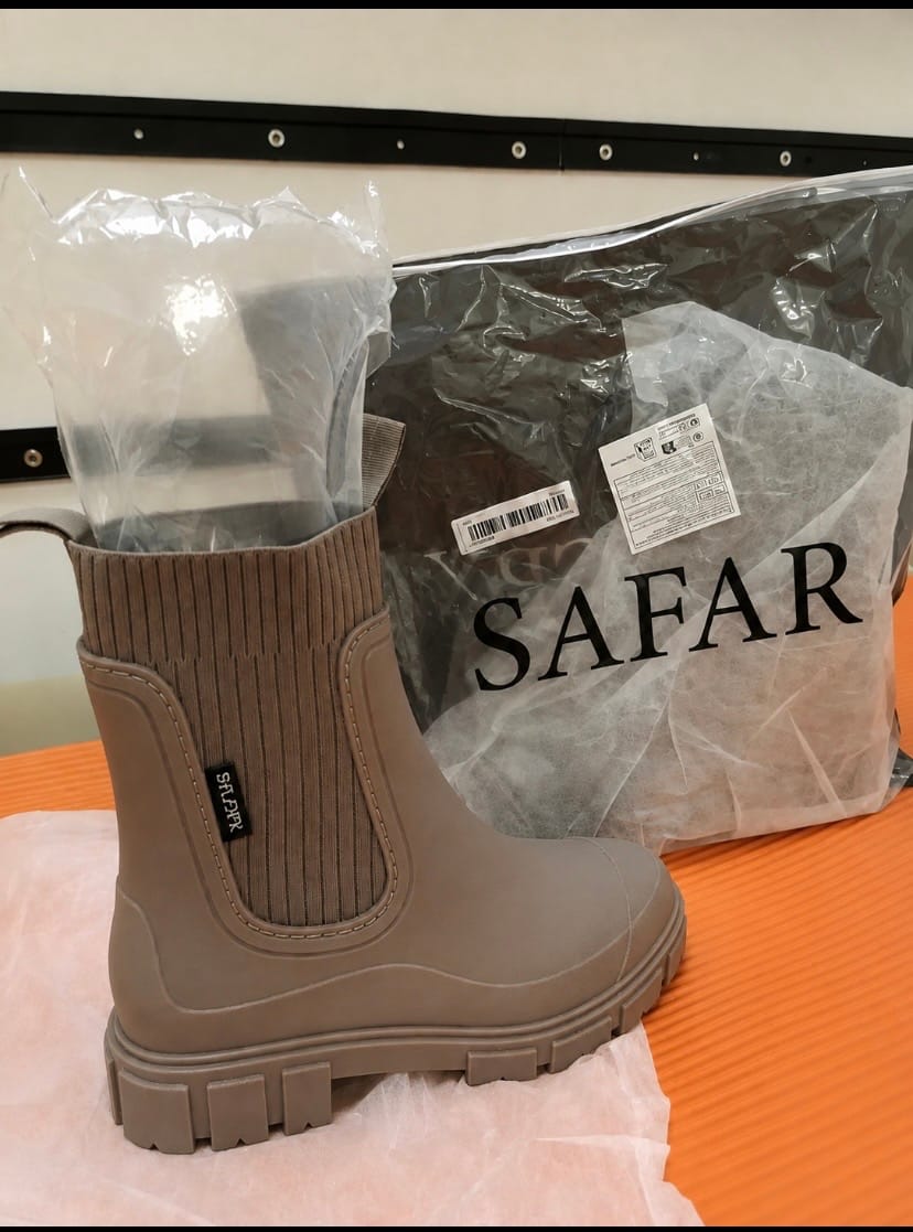 Customer photo review of SAFAR Rain Boots