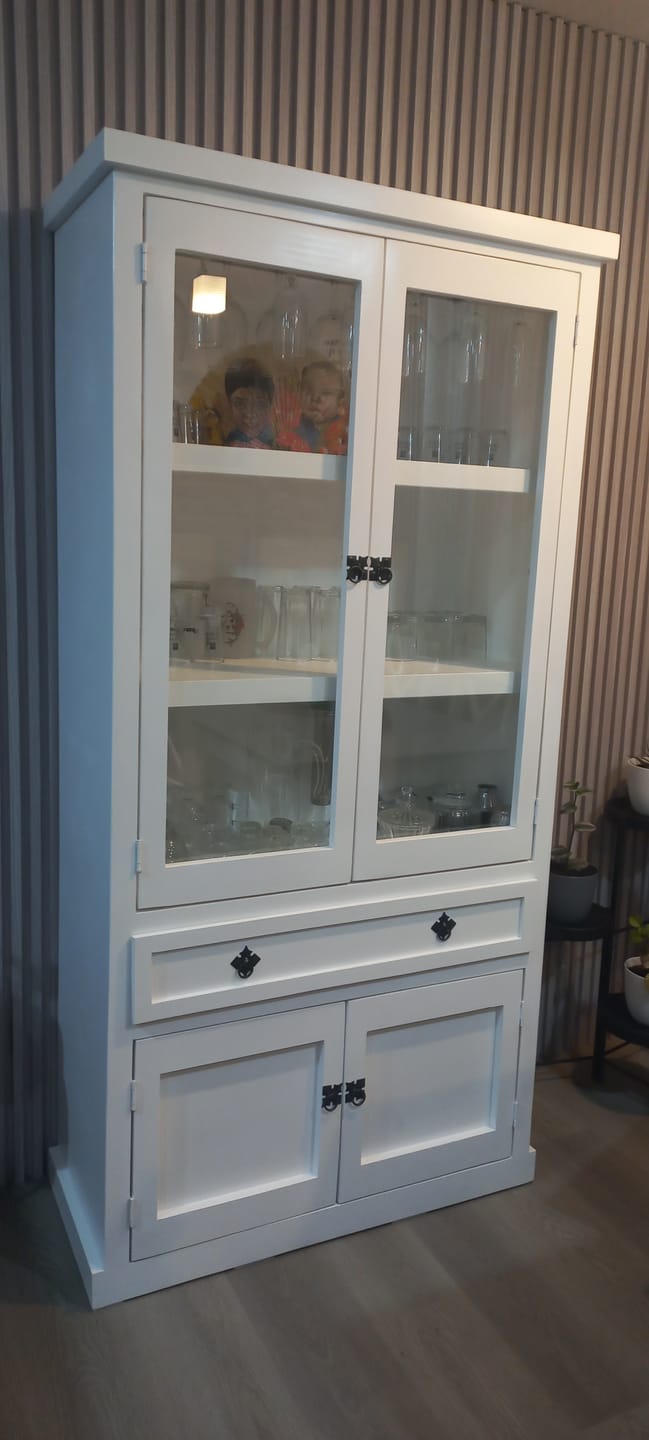 Customer photo review of VITRINA DE MADERA DE PINO 90x40x180 MODELO M