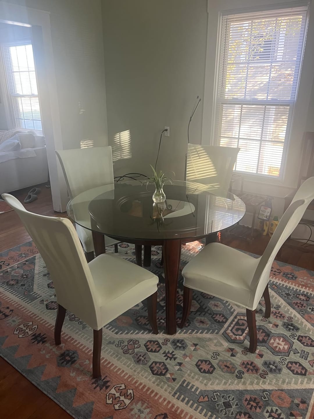 Customer photo review of Neralin - Elastic velvet chair covers