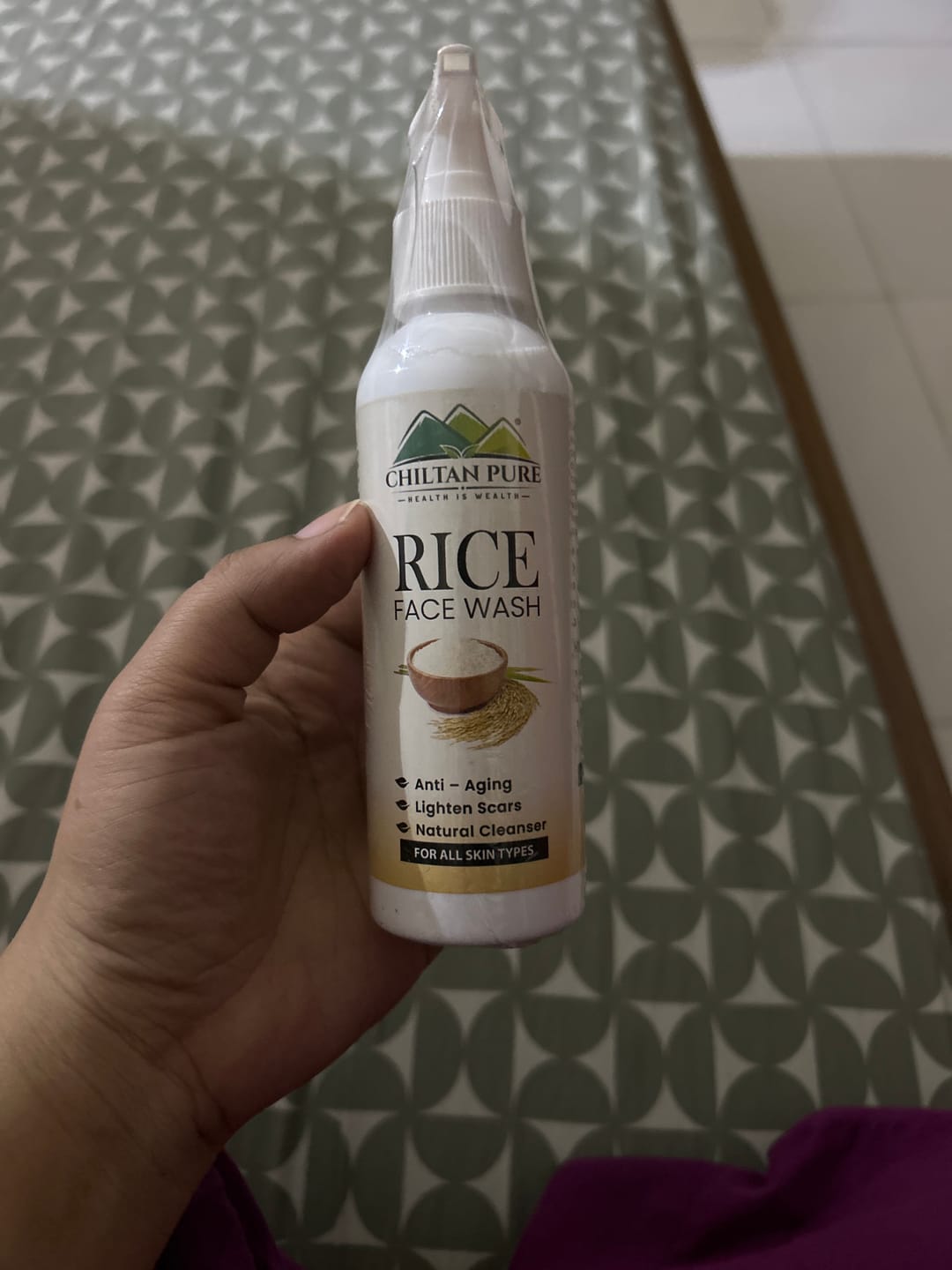 Customer photo review of Rice Face Wash – Acts as a Natural Cleanser, Anti – Aging, Lighten Scars, Mattifies Oily Skin, & Soothes Sun Damage 150ml