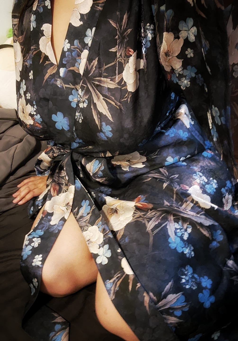 Customer photo review of Navy Floral Garden Shimmer Kimono Robe