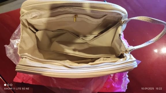 Customer photo review of Large Capacity PU Leather Travel Makeup and Toiletry Bag