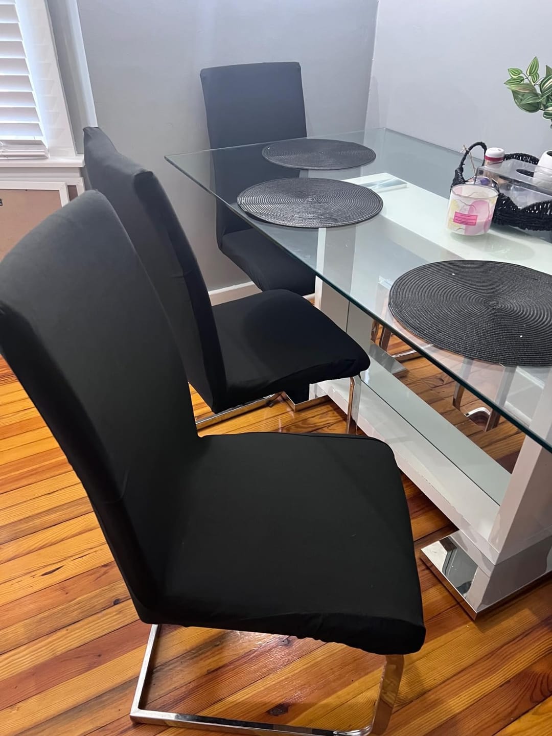 Customer photo review of Neralin - Elastic velvet chair covers