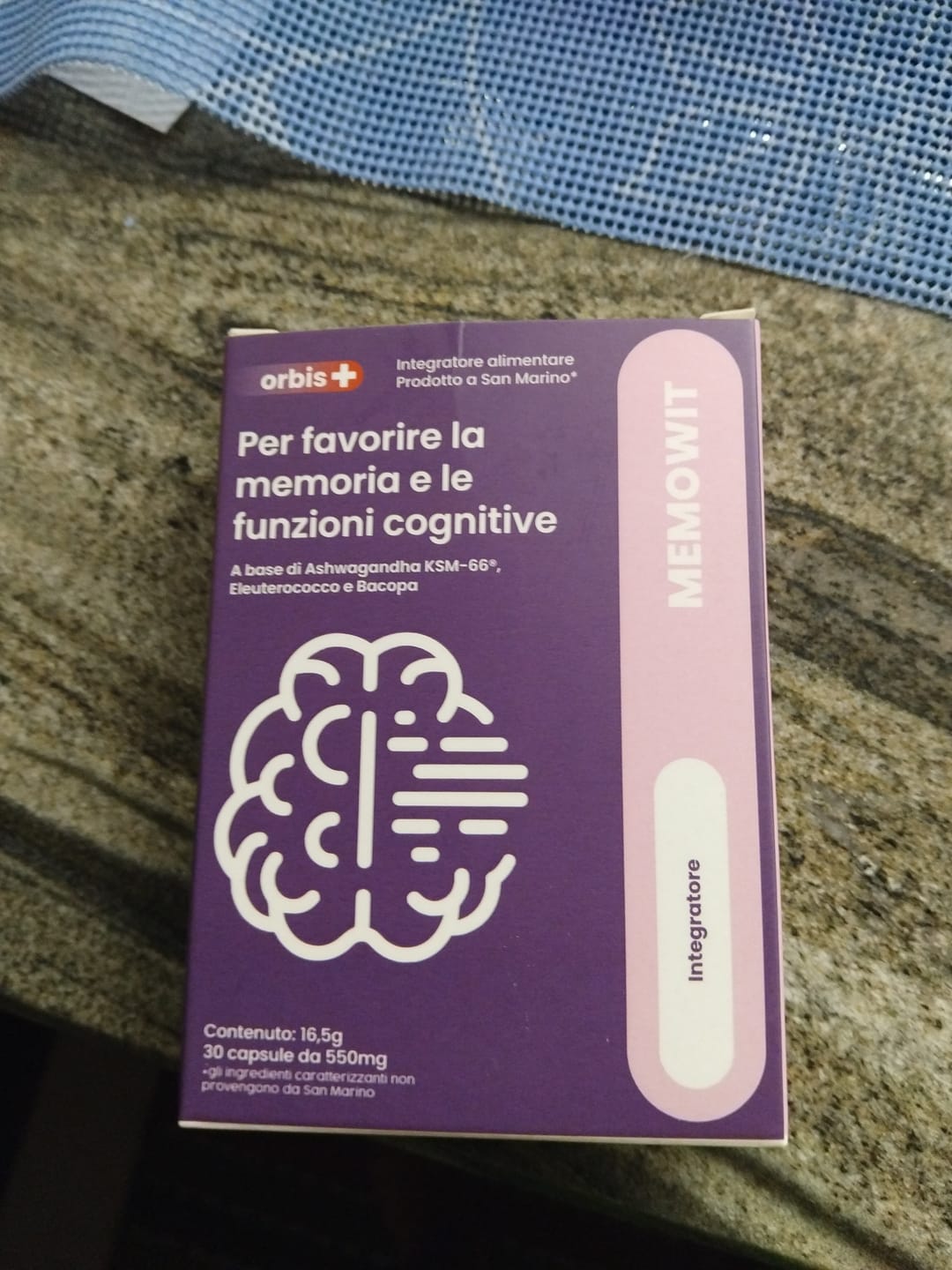 Opinión de un cliente con foto sobre MEMOWIT - Ashwagandha KSM-66® y vitamina B12 (30 cápsulas)