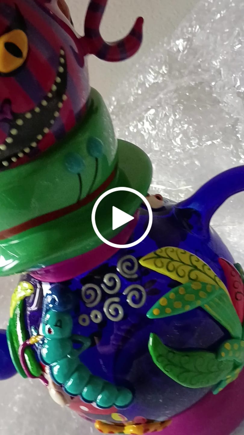 Customer video review of TEA PARTY BONG 16"