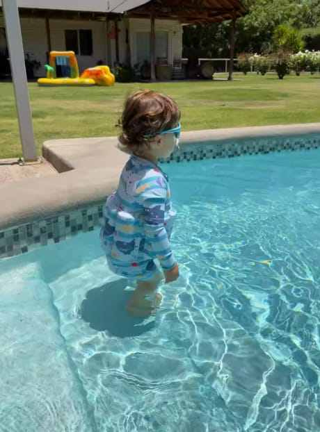 Customer photo review of AquaSwim™ | Seguridad al nadar en una sola prenda