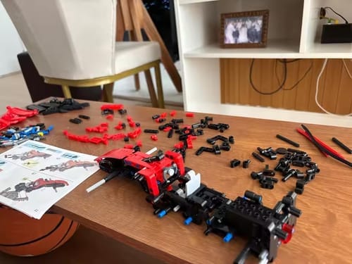 Customer photo review of ApexRacer™ – 455 Piece Formula Racing Car Building Set