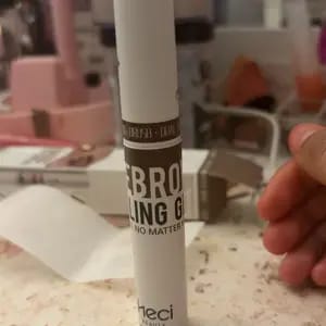 Customer photo review of Gel Sopracciglia Trasparente Tenuta Forte Waterproof 2 Pezzi