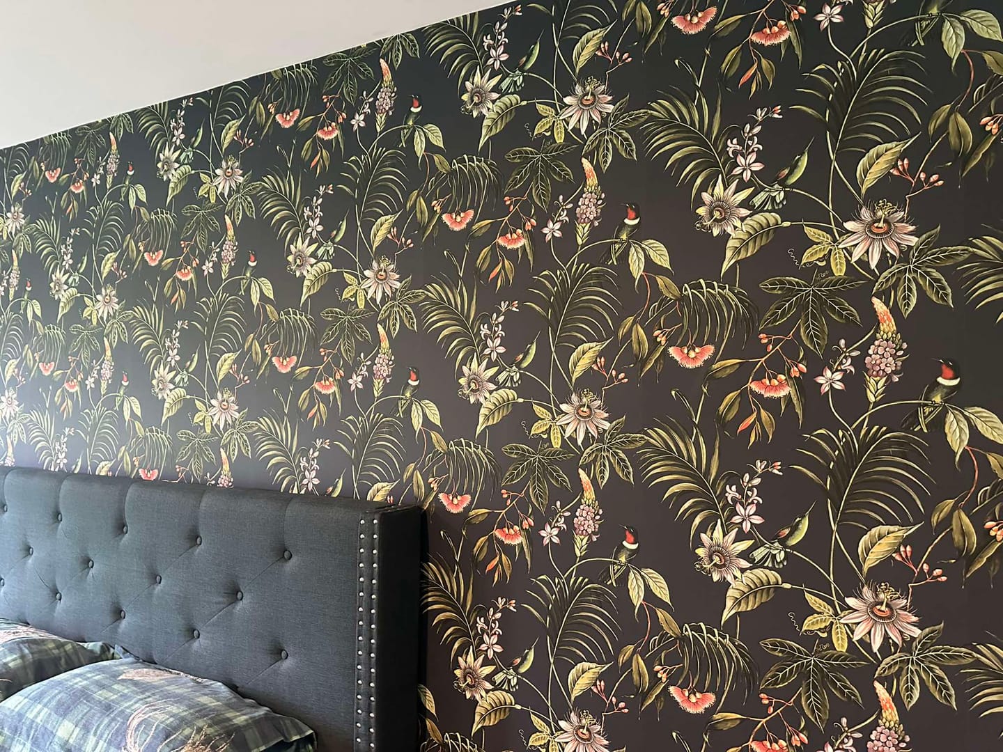 Customer photo review of Adilah Wallpaper - Dark