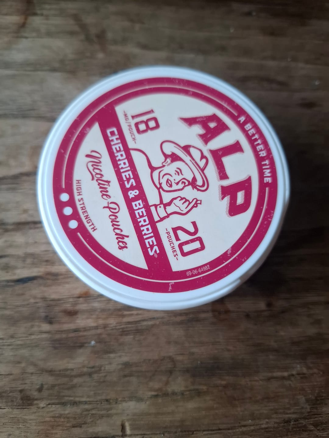Customer photo review of Cherries & Berries Nicotine Pouches