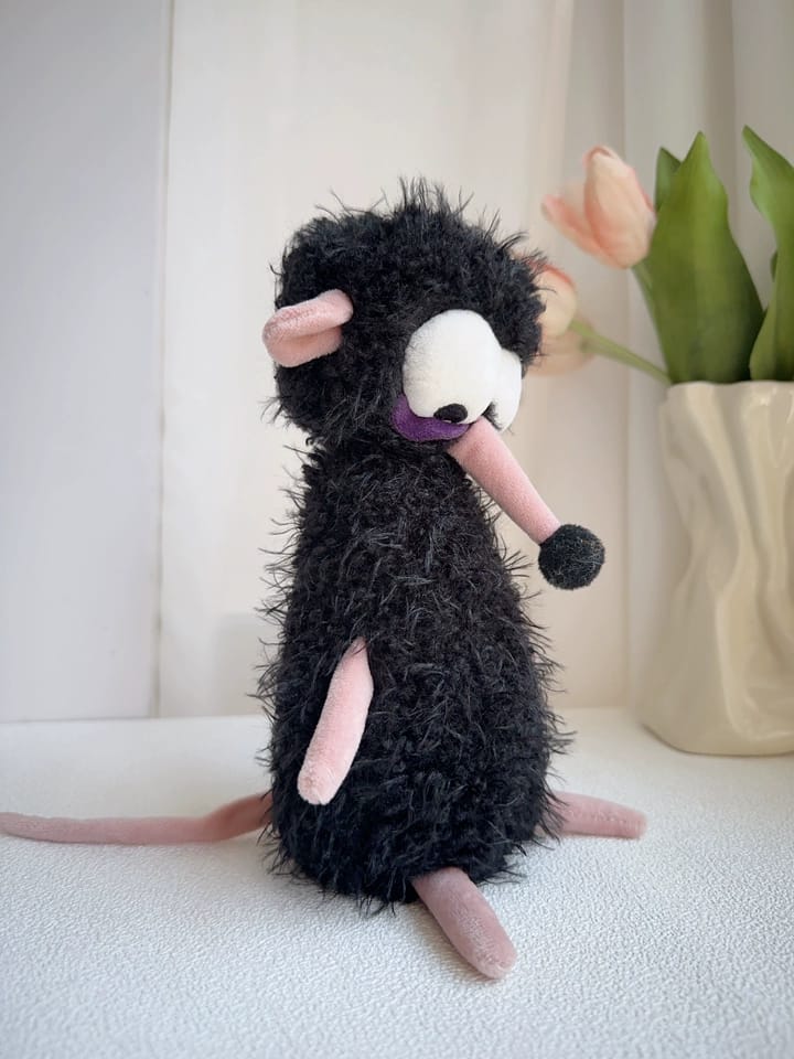Customer photo review of Larry Mouse
