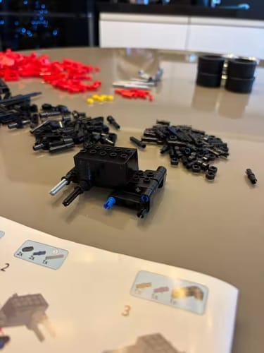 Customer photo review of ApexRacer™ – 455 Piece Formula Racing Car Building Set