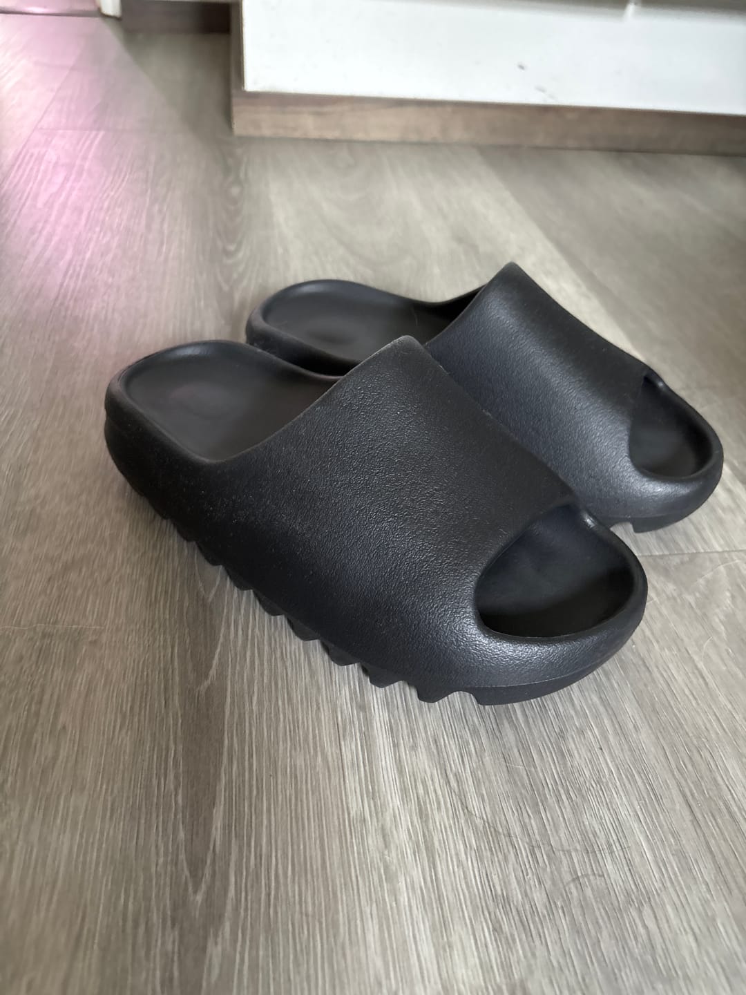 Customer photo review of Yeezy Slide Black