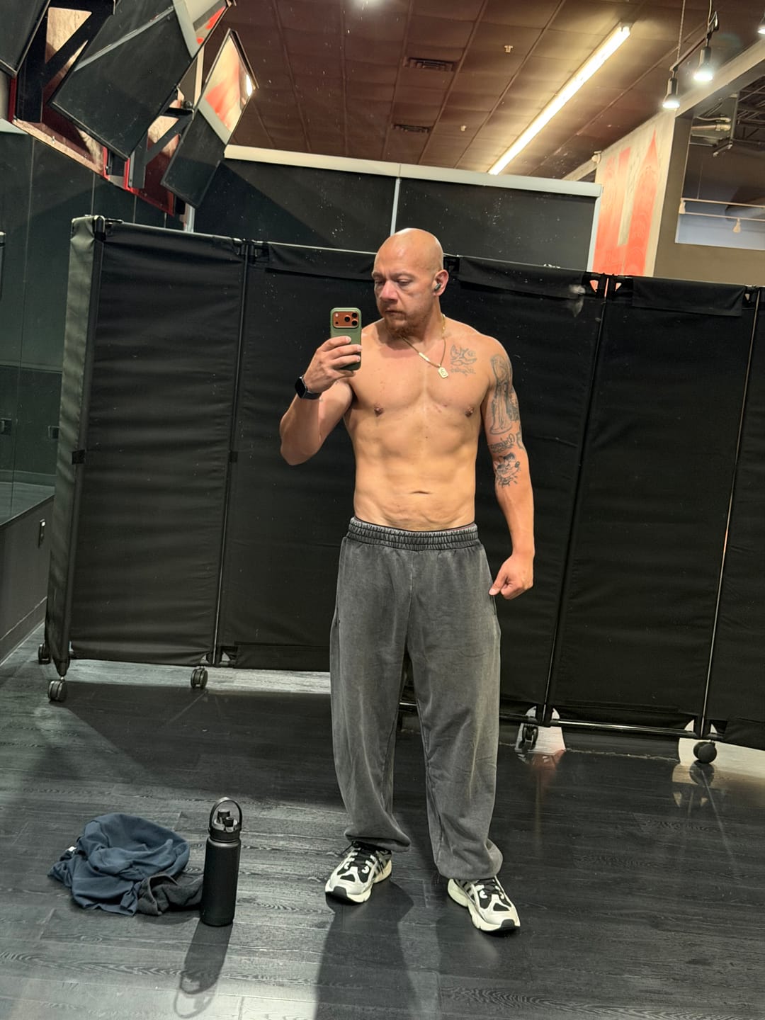 Customer photo review of 2069 - Elevated Essentials - Baggy Joggers