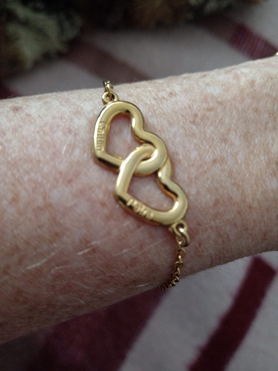 Customer photo review of Verbundene Herzen Armband