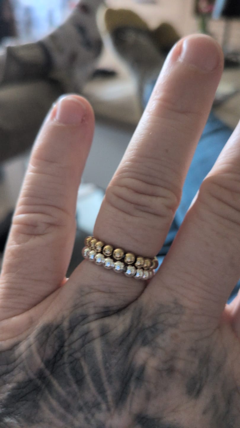 Customer photo review of Flex-Ring versilbert, passt elastisch bis Größe 56, nickelallergiefrei