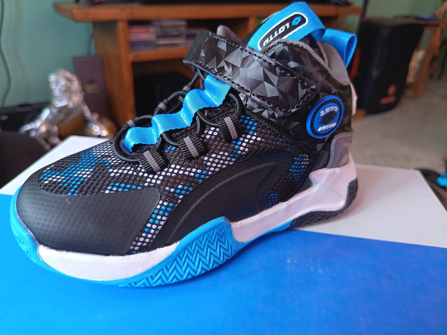 Customer photo review of Tenis Reptar Ch