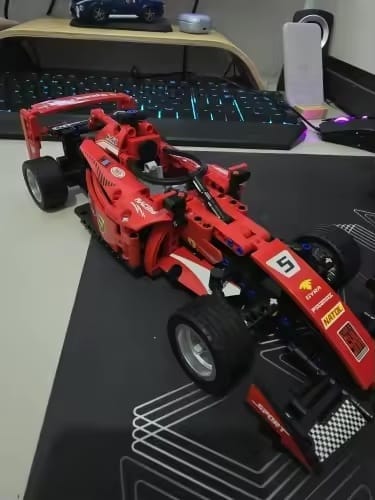 Customer photo review of ApexRacer™ – 455 Piece Formula Racing Car Building Set