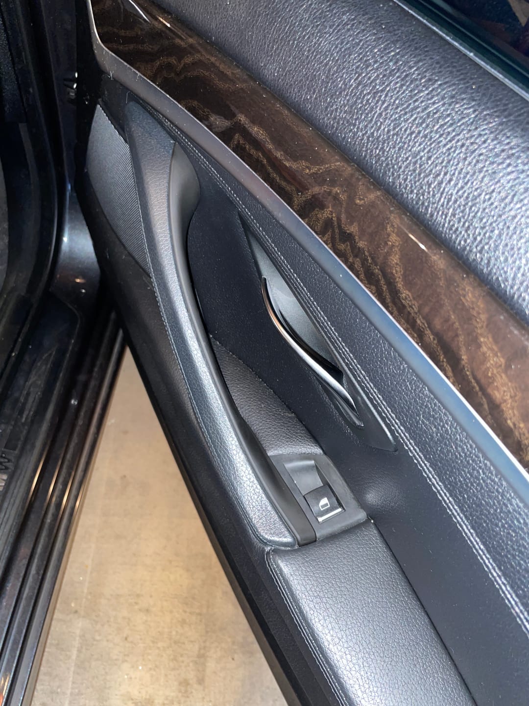 Customer photo review of For BMW 5 Series F10/F11 Inner Door Handle Cover Set – No-Disassembly Fix for Sticky/Melting Handles (2011–2017)