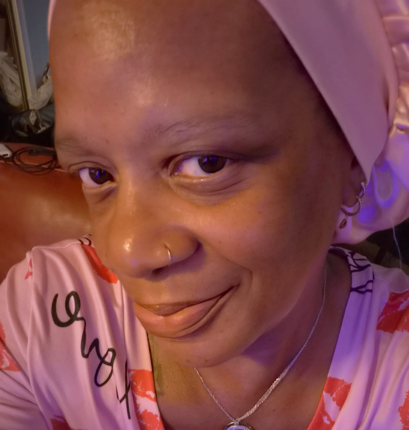 Customer photo review of INIA GLOW Wireless Red Light Therapy Mask