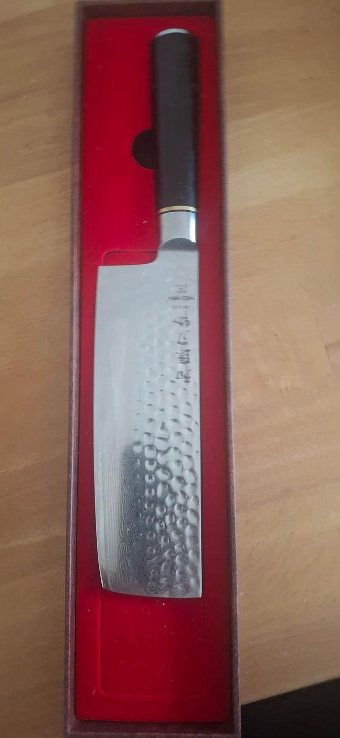 Customer photo review of HEZHEN Hammer Series Nakiri Messer 171 mm - 110 Lagen Damaststahl