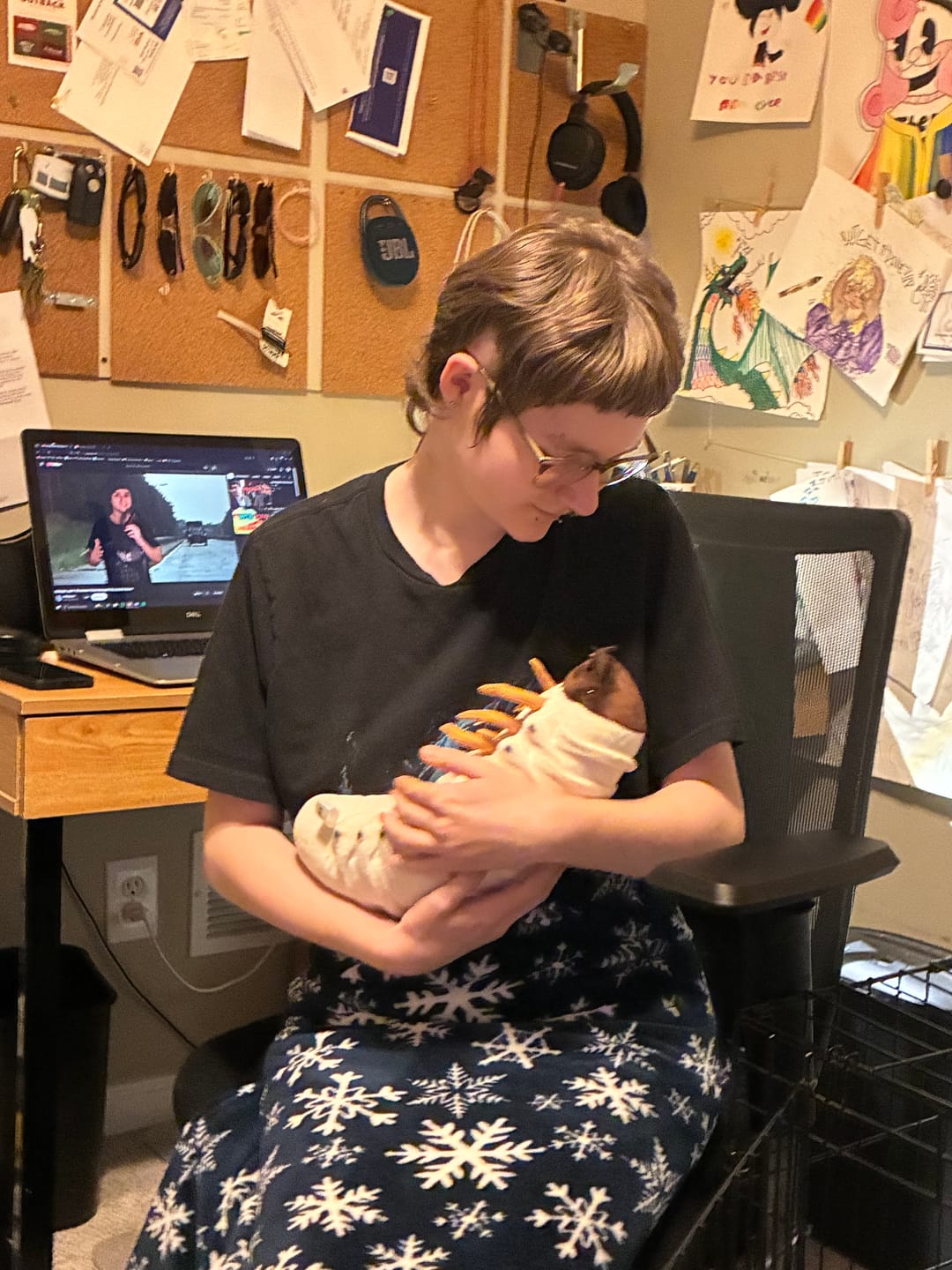 Customer photo review of White Grub Beetle Larva Plush - Realistic Stuffed Toy for Bug Lovers and Nature Enthusiasts