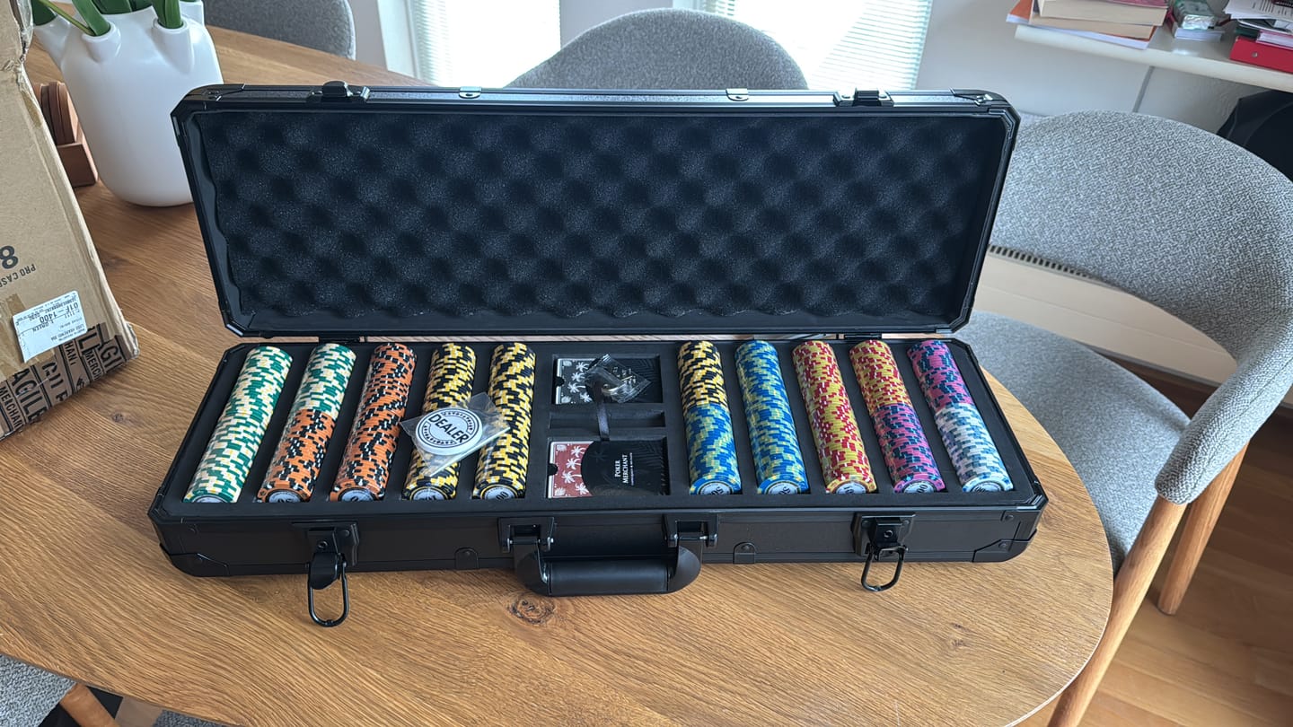Customer photo review of Poker Cards Poker Merchant Plastic Red 2 Index