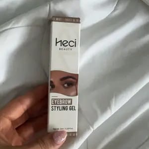 Customer photo review of Gel Sopracciglia Trasparente Tenuta Forte Waterproof 2 Pezzi