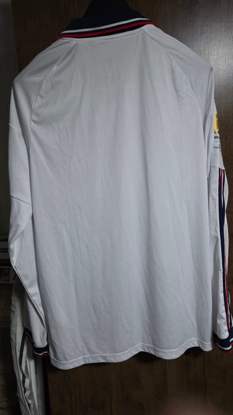 Customer photo review of Camiseta Bayern de Múnich Away 26/27- manga larga
