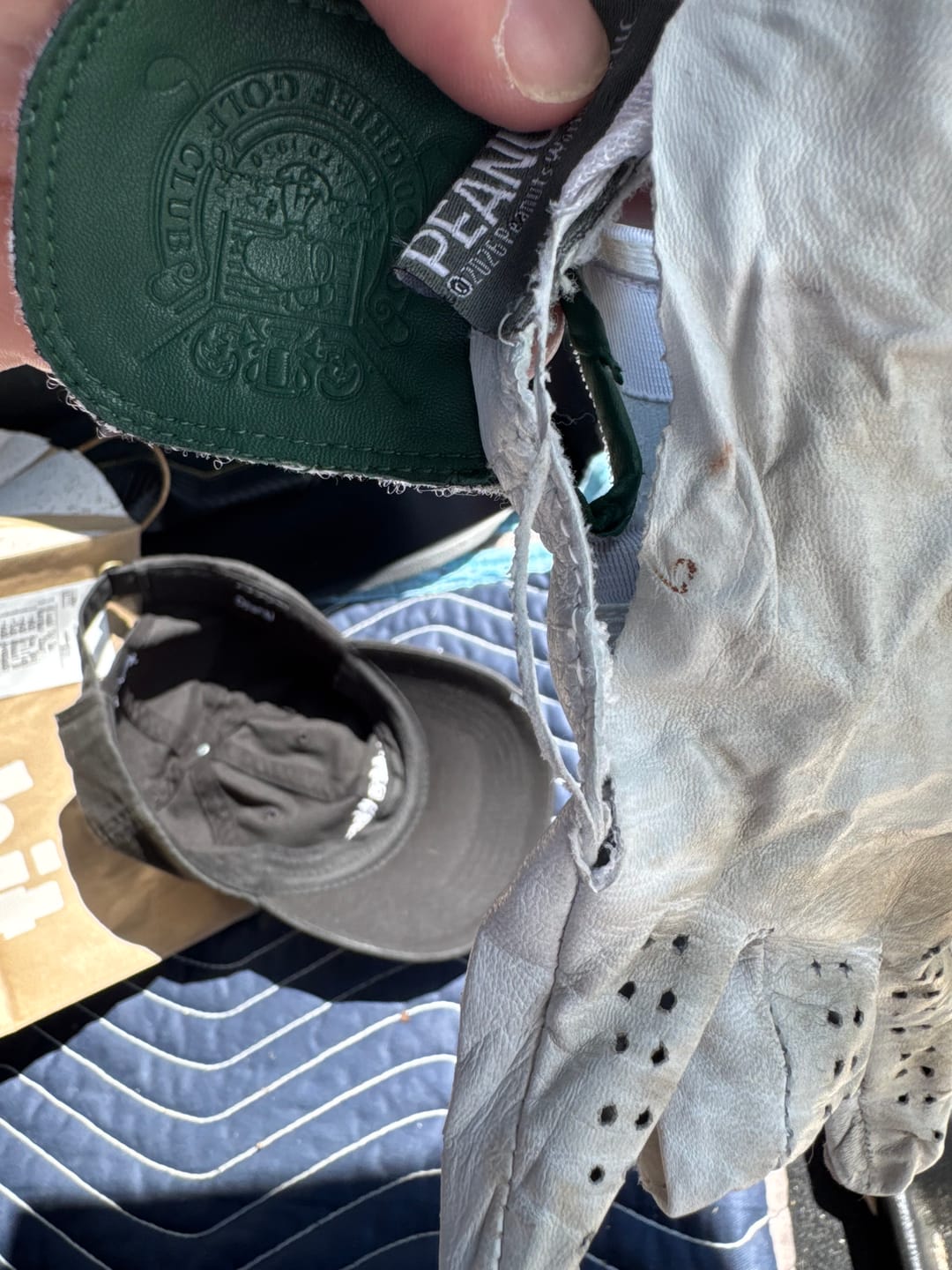Customer photo review of Peanuts Clubhouse Glove White