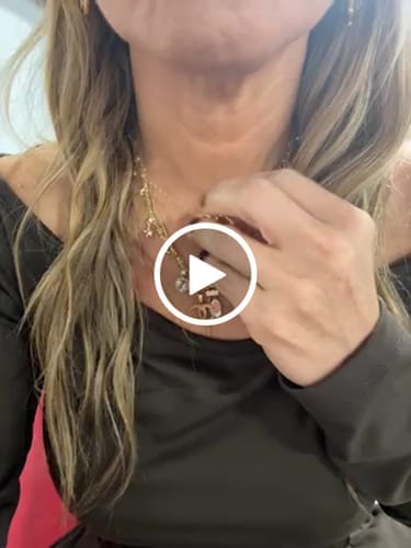 Customer photo review of CD PEDANT MOP STAR GOLD NECKLACE