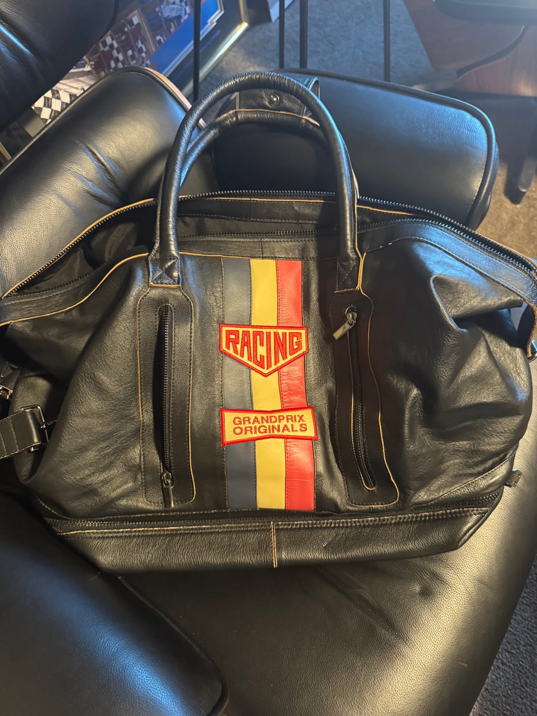 Customer photo review of Vintage Leather Track Sport Dual-Compartment Bag