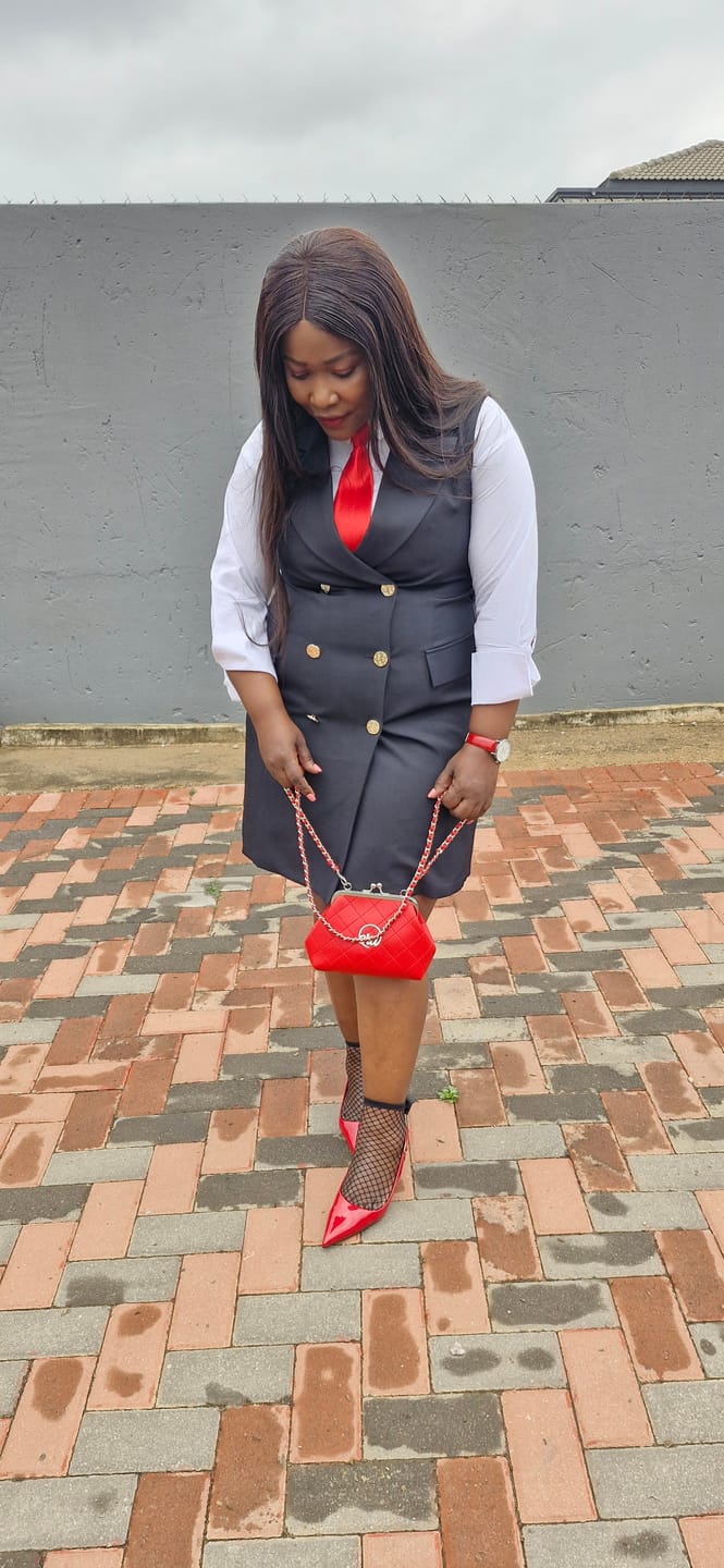 Customer photo review of ERA Mini Kisslock Chain Bag – Red