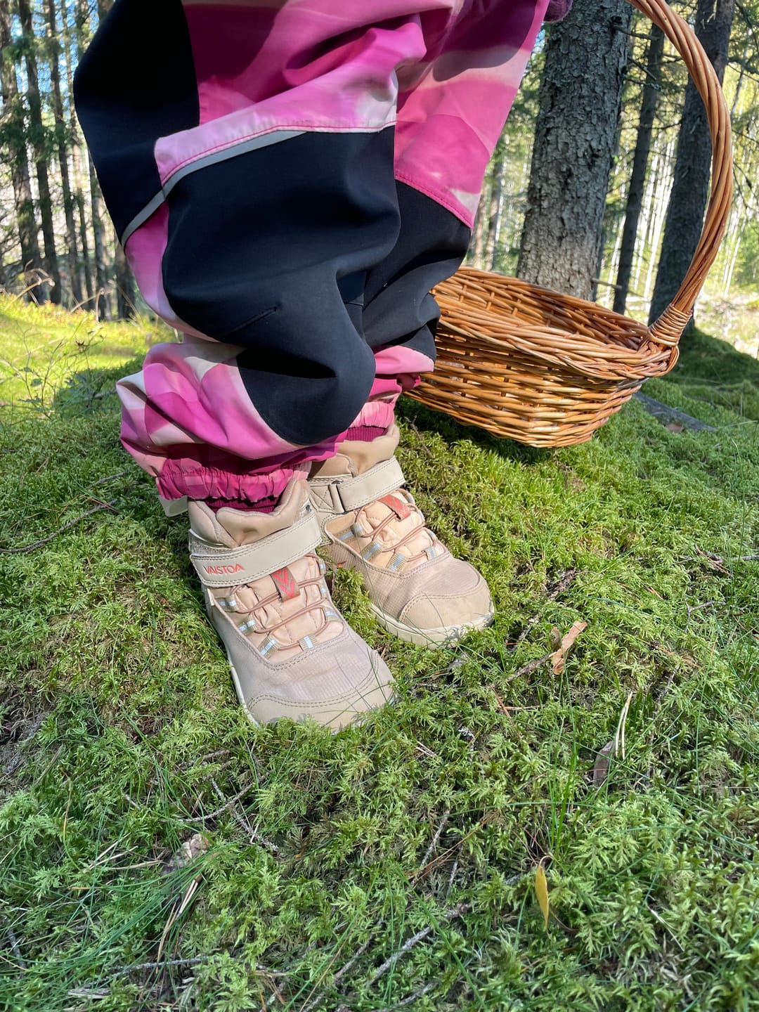 Customer photo review of Vaistoa Kaste lasten vedenpitävät paljasjalkakengät