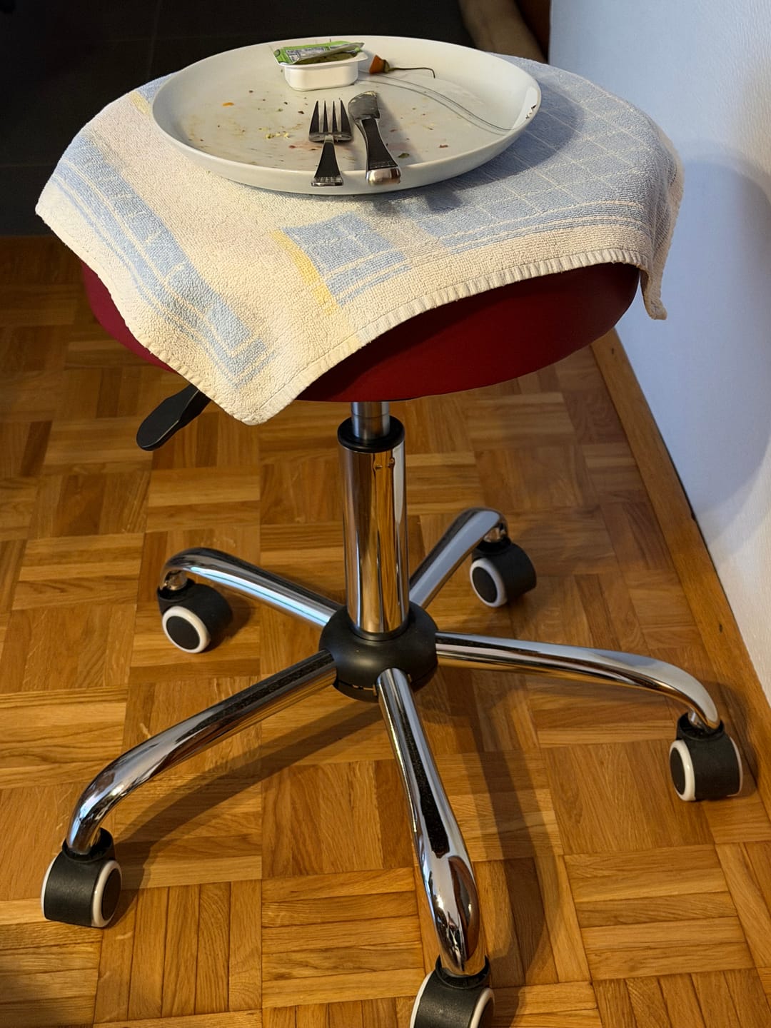 Customer photo review of ZEN Rollhocker aus Chrom