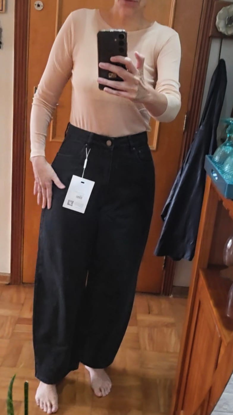 Customer photo review of Calça Jeans Balloon Baobá Preta