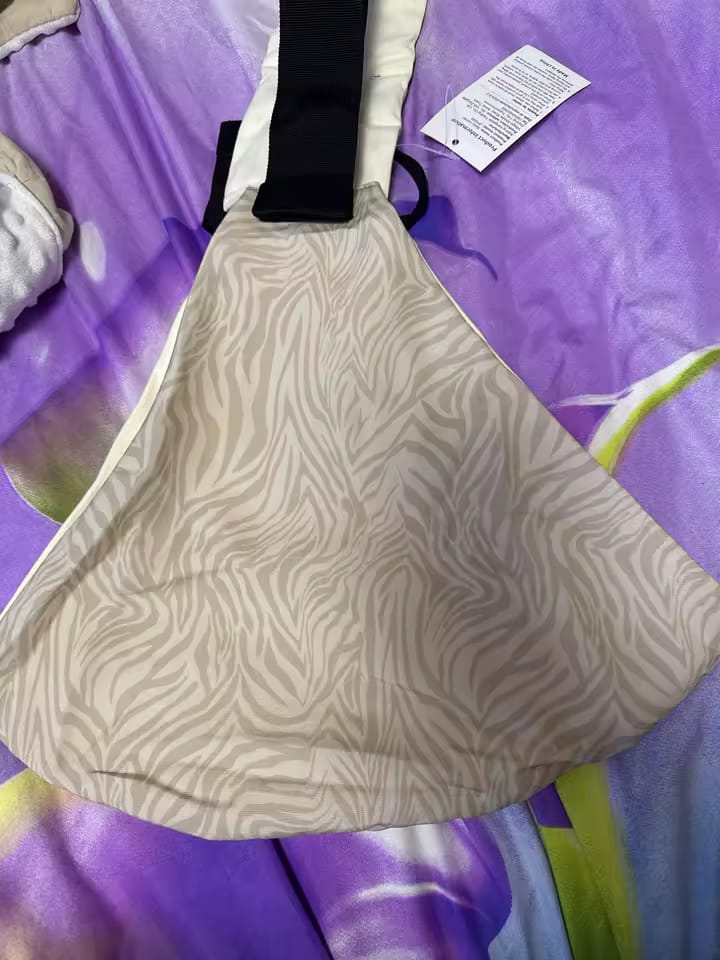 Customer photo review of Huggable Co. - Hip Carrier