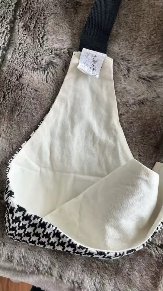 Customer photo review of Huggable Co. - Hip Carrier