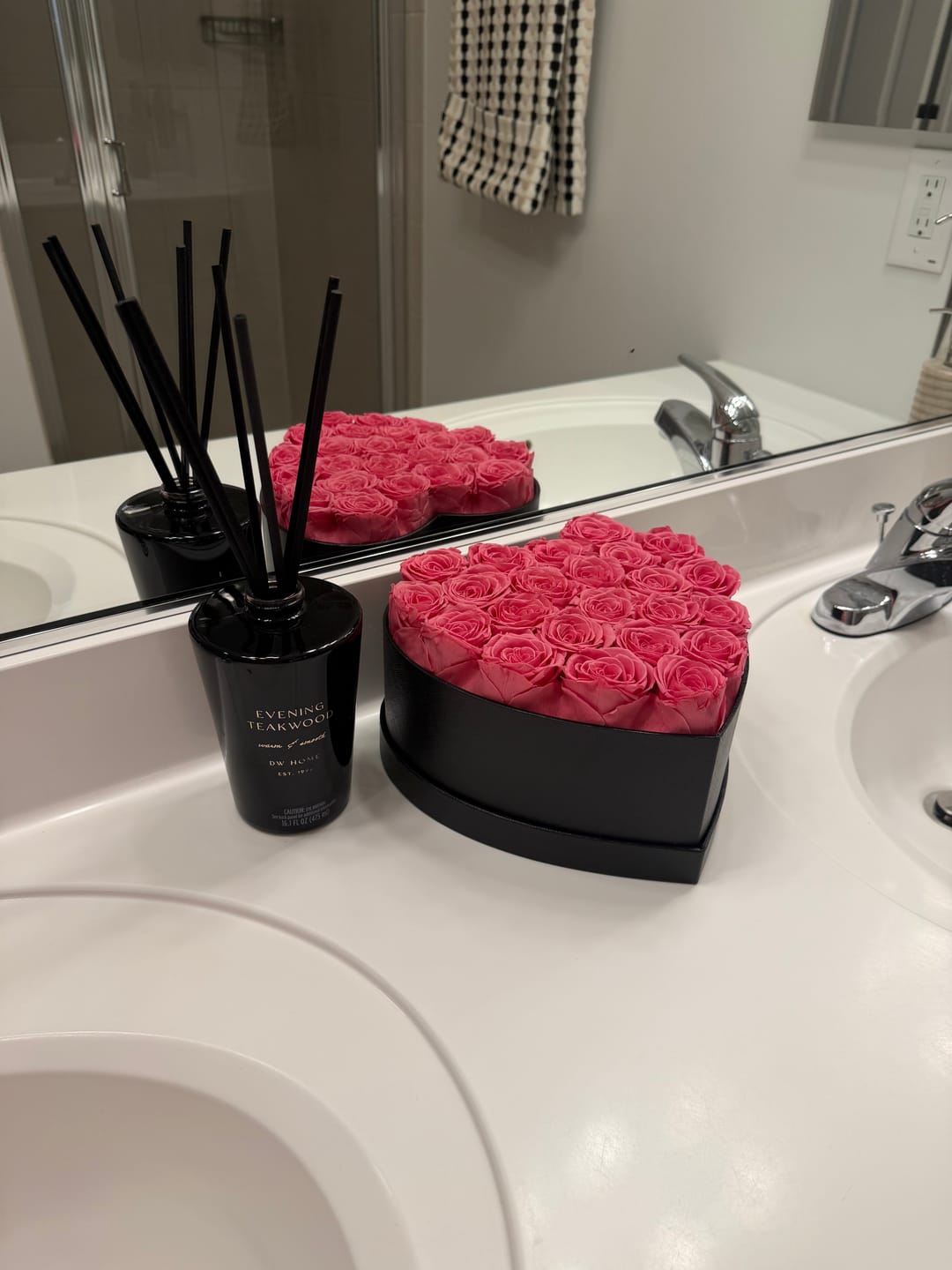 Customer photo review of Signature Affection 2-Dozen Roses In Black Heart Box