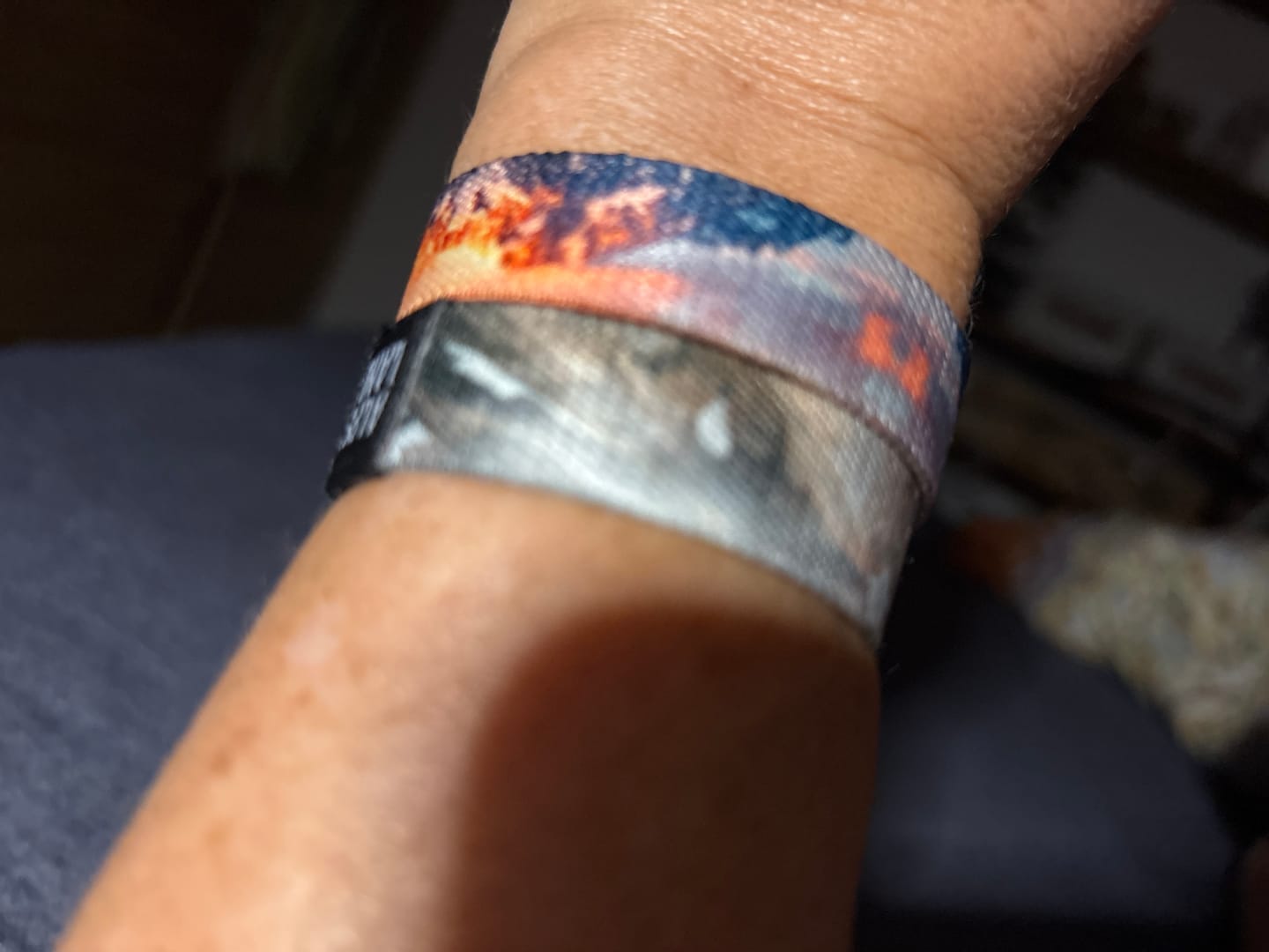 Customer photo review of Live in the Mountains - Elastisches Armband