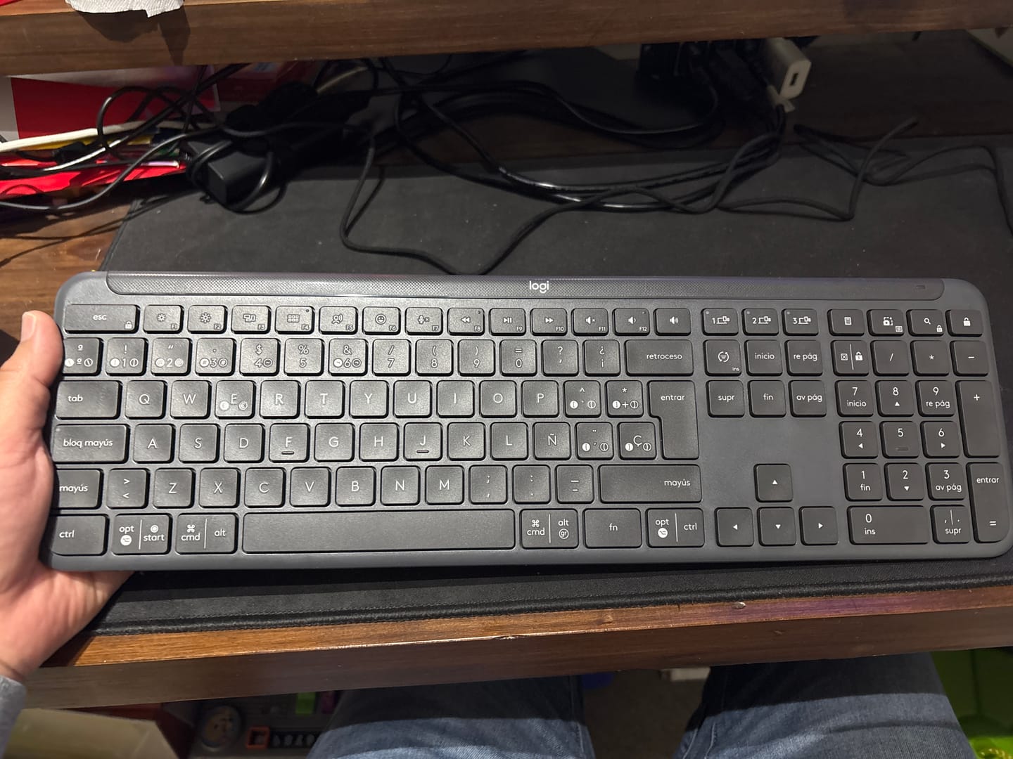 Customer photo review of Teclado Logitech Signature Slim Inalambrico K950 Grafito