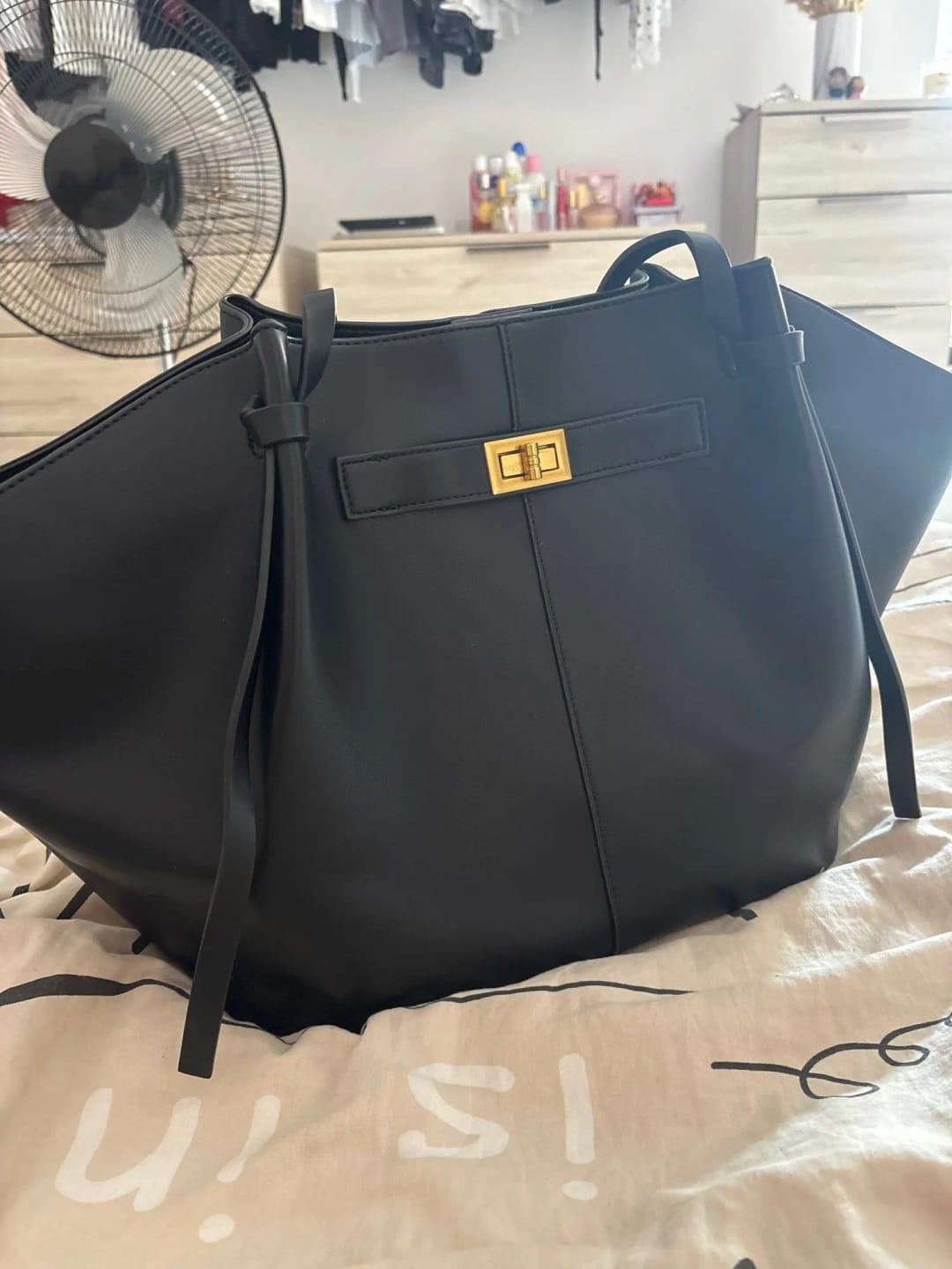 Customer photo review of KATALEÏA - Sac à Main de Cours en Cuir Élégant Grande Capacité