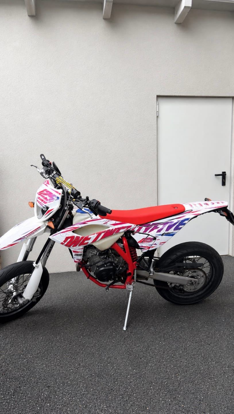 Customer photo review of FULL CUSTOM GRAPHICS KIT