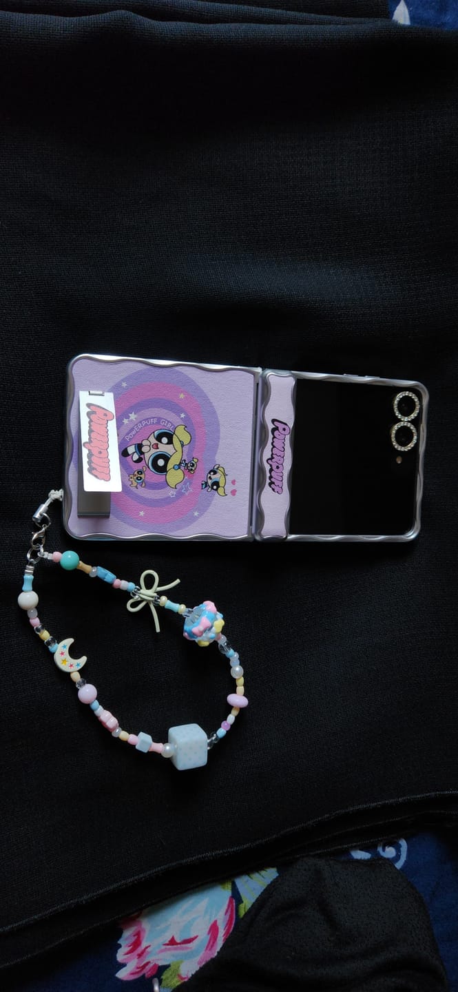 Customer photo review of Powerpuff Girls Flip Case with Beaded Charm for Samsung Z Flip